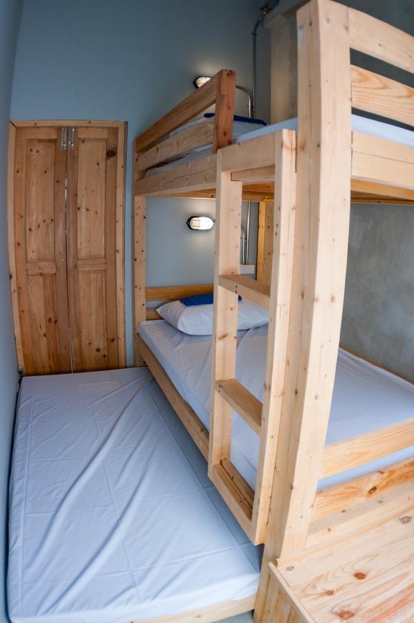 A'Stel Bangrak (Adults Only) Hostel Bangkok Bagian luar foto