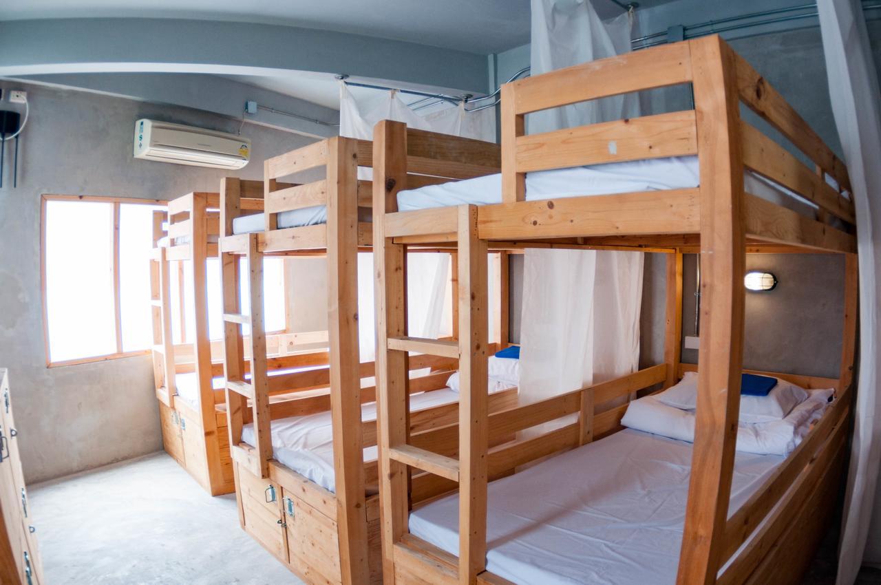A'Stel Bangrak (Adults Only) Hostel Bangkok Bagian luar foto